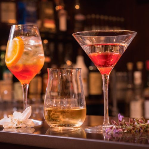 Qual é o melhor Drink para harmonizar com Charuto? Saiba como fazer a combinação perfeita