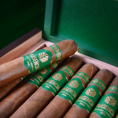 Plasencia homenageia Copa do Mundo com Triunfal