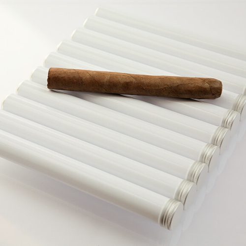 Charutos em tubo – Retirar ou deixar fechado nos tubos ?